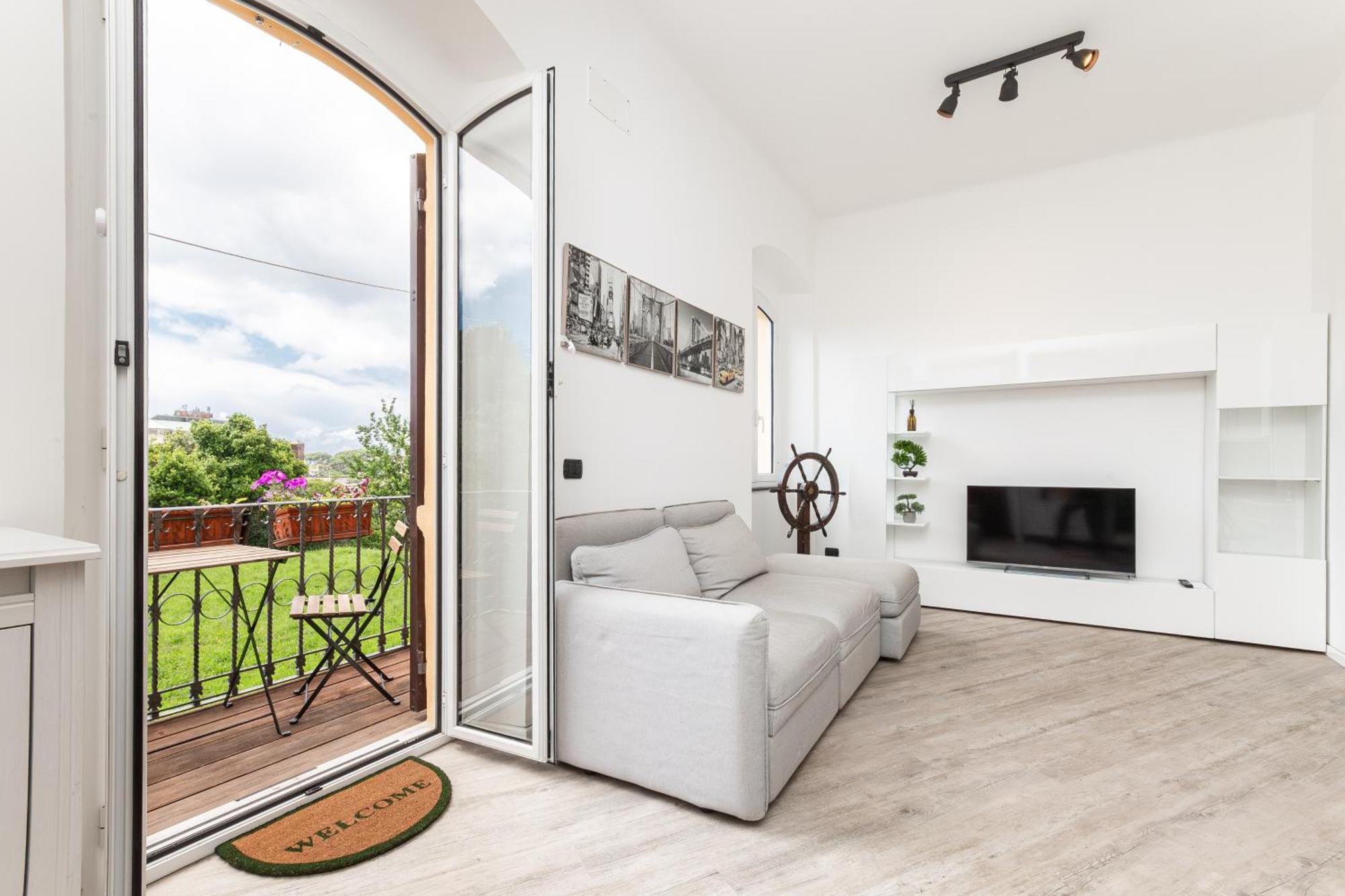 Spacious 3-Bedroom Apartment - 10 Min To City Center & 5 Min To Gaslini Hospital 热那亚 外观 照片