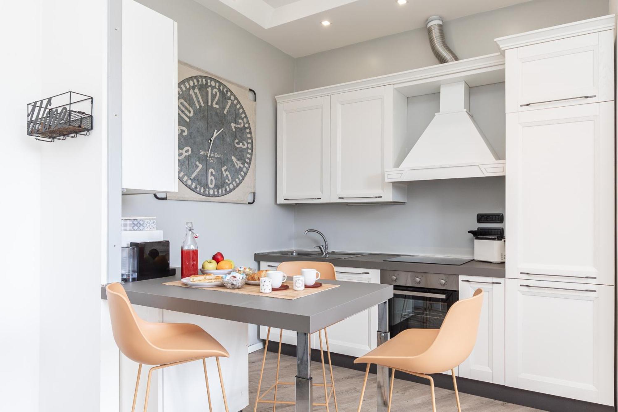 Spacious 3-Bedroom Apartment - 10 Min To City Center & 5 Min To Gaslini Hospital 热那亚 外观 照片