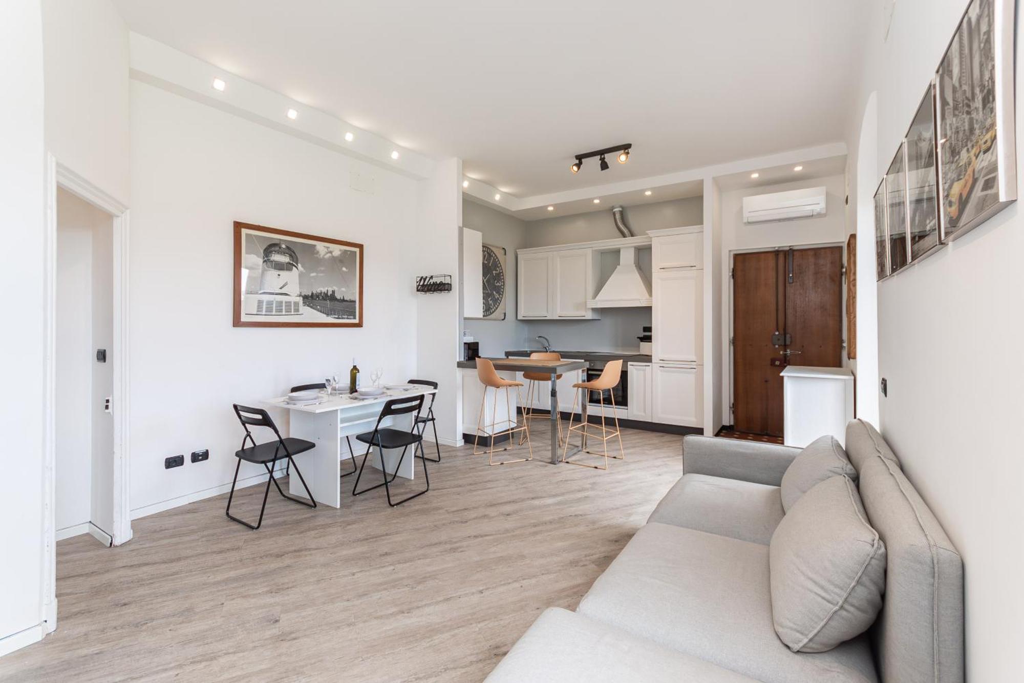 Spacious 3-Bedroom Apartment - 10 Min To City Center & 5 Min To Gaslini Hospital 热那亚 外观 照片