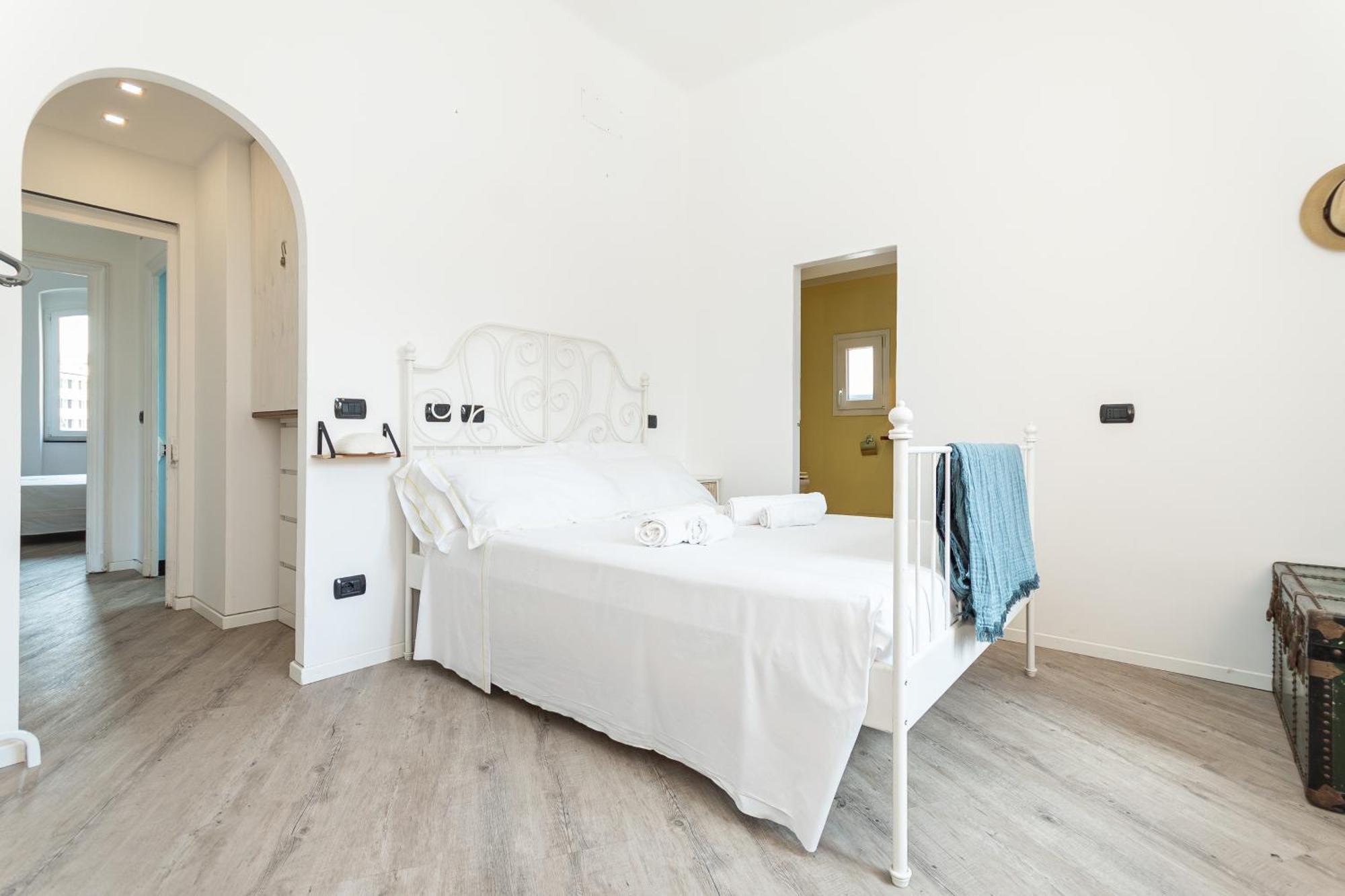 Spacious 3-Bedroom Apartment - 10 Min To City Center & 5 Min To Gaslini Hospital 热那亚 外观 照片