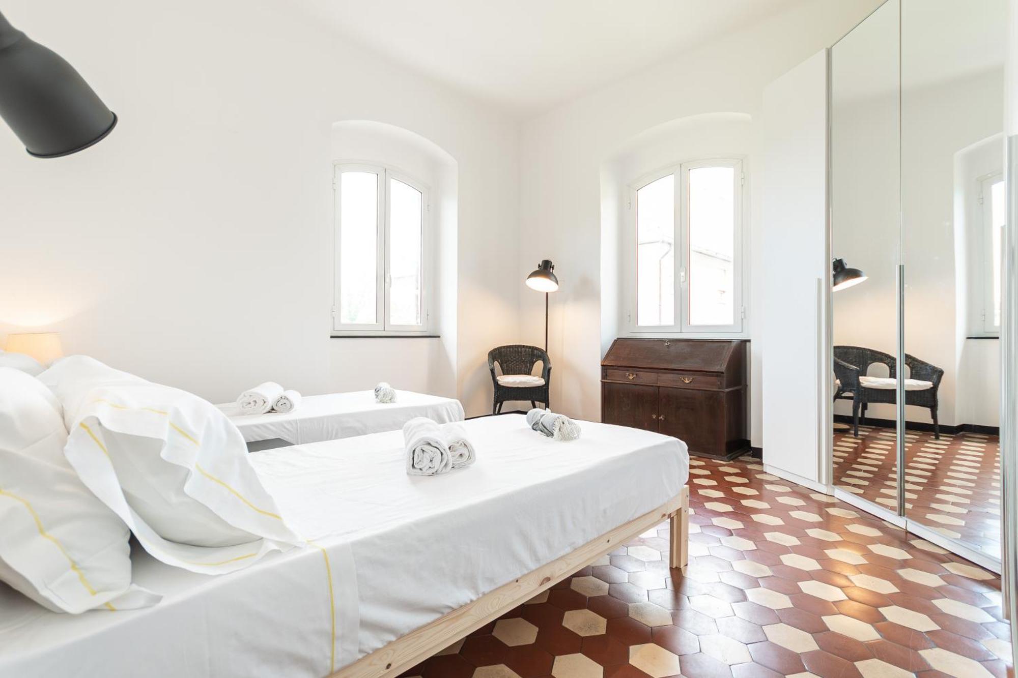 Spacious 3-Bedroom Apartment - 10 Min To City Center & 5 Min To Gaslini Hospital 热那亚 外观 照片